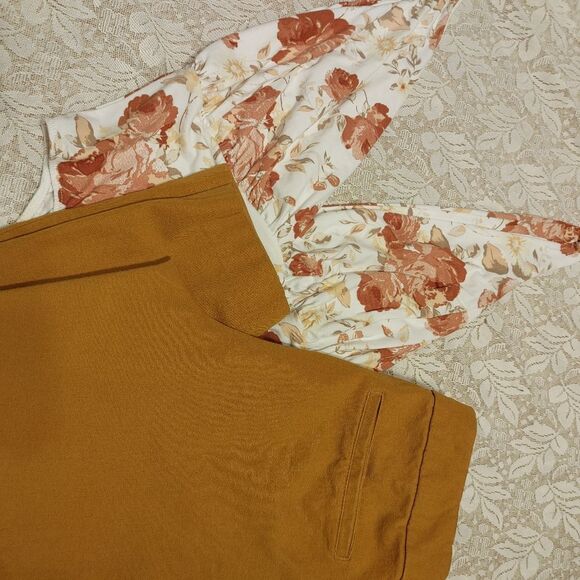 Love, Zoe Deep v bodysuit - Picture 7 of 7